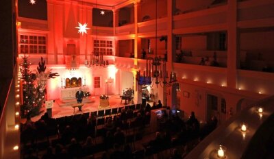 Gotteshaus erstrahlt im Lichterglanz - Die Lutherkirche war zu Weihnachten ein Lichtermeer. 