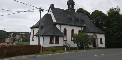 Gotteshaus wird ein Jahrhundert alt - St. Bonifatius liegt direkt an der B 95 in Bärenstein.