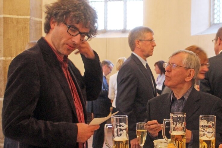 Albrecht Koch im angeregten Gespräch mit dem inzwischen verstorbenen Herbert Feuerstein, der im Oktober 2014 durch die Gala zum 300. Geburtstag der Großen Silbermann-Orgel im Freiberger Dom führte. 