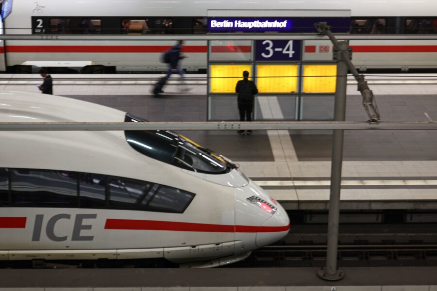 Greenpeace kritisiert fehlende Direktzüge in Europa - In Europa sollten viel mehr Bahn-Direktverbindungen das Reisen auf der Schiene attraktiver machen, fordert Greenpeace.