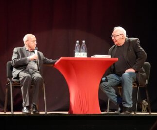 Gregor Gysi und die DDR - Gregor Gysi (links) am Mittwochabend im Gespräch mit Moderator Jürgen Rummel. 
