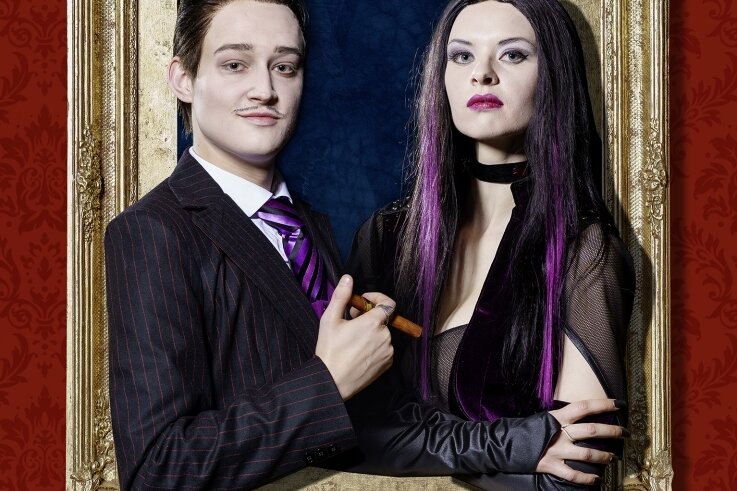 Familienoberhäupter mit Kult-Status: Nick Körber als Gomez Addams und Nadja Schimonsky als Morticia Addams. 