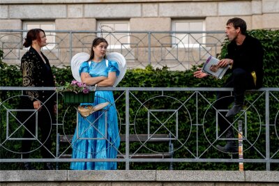 Greizer Theaterherbst wagt sich an Mutproben - Szene aus den Proben zum Eröffnungsspektakel „Romeo und Julia“, das am Freitag, 15. September, 20 Uhr im Greizer Schlossgarten zu erleben sein wird.