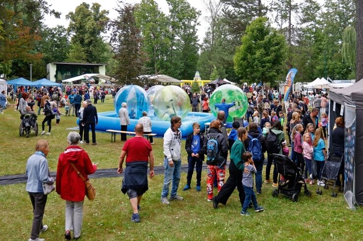 Grenzenloses Vergnügen - Gut besucht war die zweite Auflage des Familienparkfestes am Sonntagnachmittag im Glauchauer Gründelpark. 