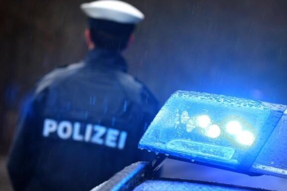 Die Polizei hat im Vogtlandkreis zwei mutmaßliche Drogendealer festgenommen.