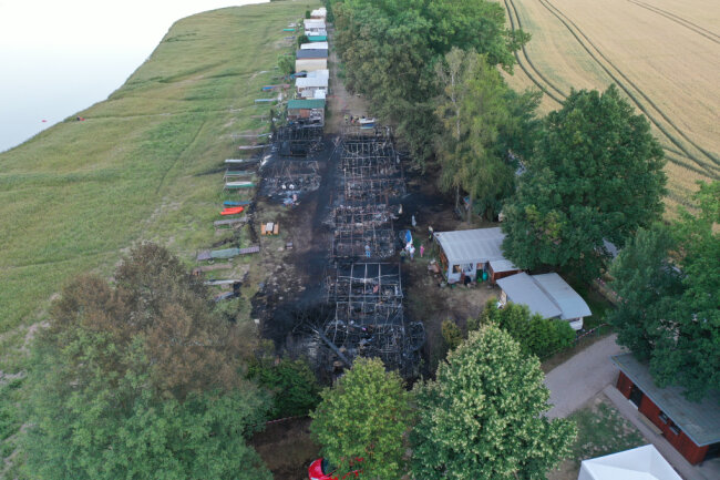 Große Teile des Campingplatzes brannten komplett nieder.