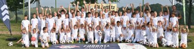 Große Begeisterung bei kleinen Kickern - 63 junge Sportler sind in dieser Woche beim Fußballcamp von RB Leipzig in Zettlitz dabei gewesen. Für die Kids des Gastgebers gibt es diesen Freitag noch einen Grillabend. 