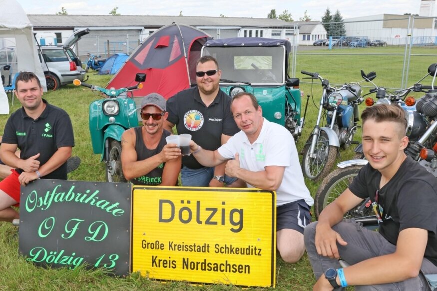 Große Fete: Simsonfans treffen sich zum 20. Mal - Simsonfans aus Dölzig bei Leipzig sind Stammgäste bei den Zwickauer Simsonrennen und haben immer viel Spaß.