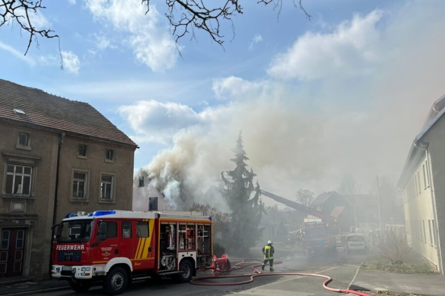 Großeinsatz für die Feuerwehr: Wohnhausbrand in Görbersdorf gelöscht 