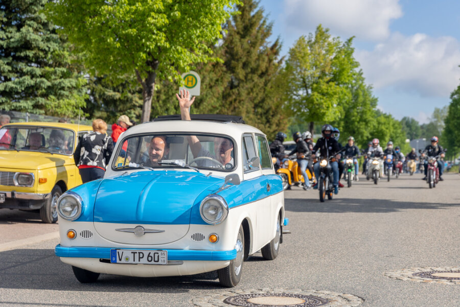 Vergnügen auf zwei oder vier Rädern: Der Zuspruch für das Ifa-Treffen am Wochenende in Rebesgrün war groß. Dabei gab's ein Wiedersehen mit altbekannten Fahrzeugen.