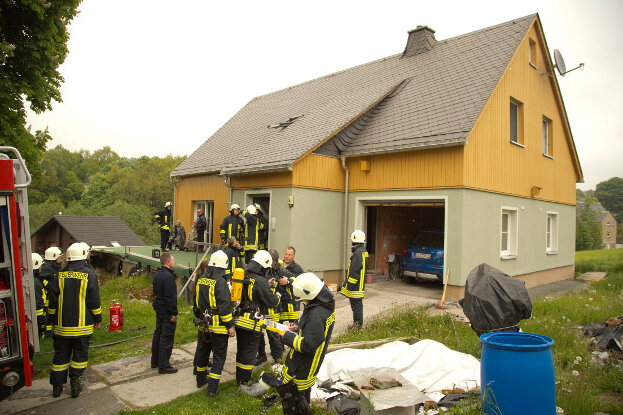 Großolbersdorf: Senioren nach Brand ins Krankenhaus gebracht - 