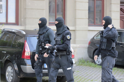 Großrazzia: Polizei durchsucht auch Bordelle in Chemnitz und Zwickau - 