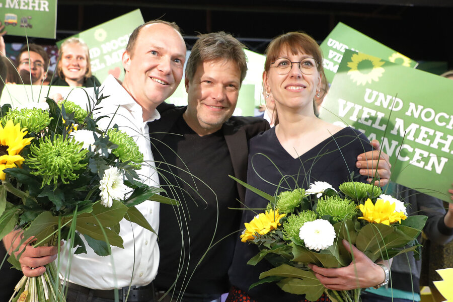 Grüne wählen "Katja aus dem Plattenbau und Wolfram von den Montagsdemos" - Wolfram Günther, Robert Habeck und Katja Meier (v.l.).