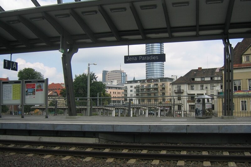 Der ICE-Bahnhof Jena-Paradies.