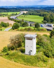 Grünes Band soll einen höheren Schutzstatus bekommen - Der Grenzturm in Heinersgrün gehört zum Grünen Band. 