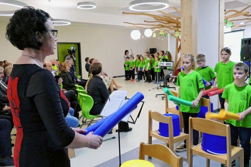 Grünhainichener Kinder präsentieren Gästen ihre Grundschule - 