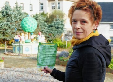 Grünhainichener öffnen ihre Türchen - Das Programm für den Lebendigen Adventskalender, das Antje Wolfeil am Spieldosenplatz präsentiert, ist wieder prall gefüllt.