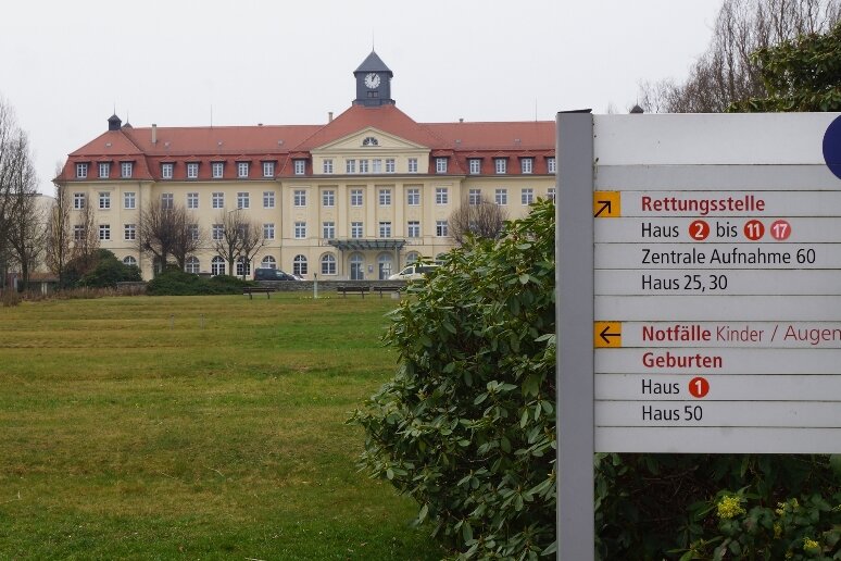 Grundstein für neue Kinder- und Jugendmedizin in Zwickau gelegt - Auf dem Areal des Heinrich-Braun-Klinikums in Zwickau soll bis 2019 ein neues kinder- und jugendmedizinisches Zentrum entstehen.