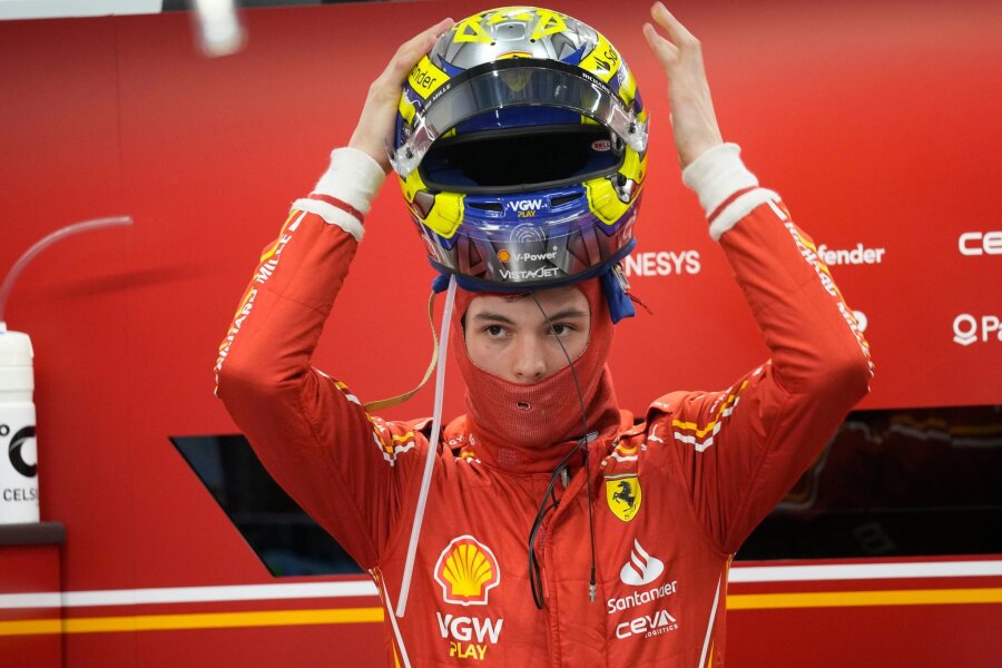 Gruß von Vettel: Debütant Bearman entzückt Ferrari - Der Brite Oliver Bearman war in Saudi-Arabien völlig unverhofft zu seinem ersten Grand-Prix-Einsatz gekommen.