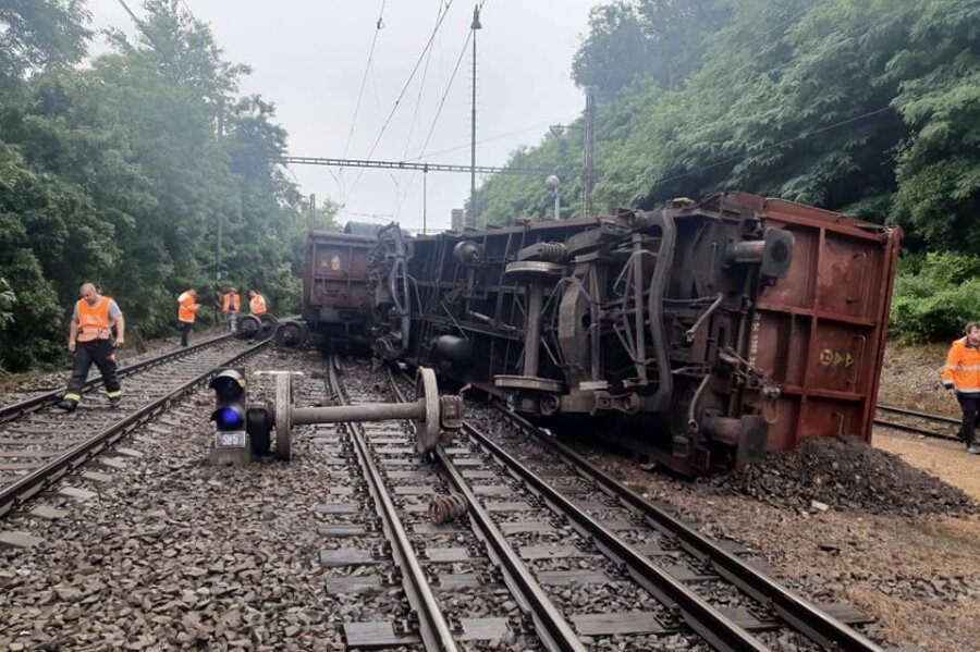 Güterzug entgleist: Strecke Dresden - Prag bis Donnerstag gesperrt