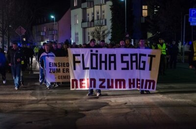 Gut 200 Personen bei Demonstration "Flöha sagt Nein zu Heim" - 