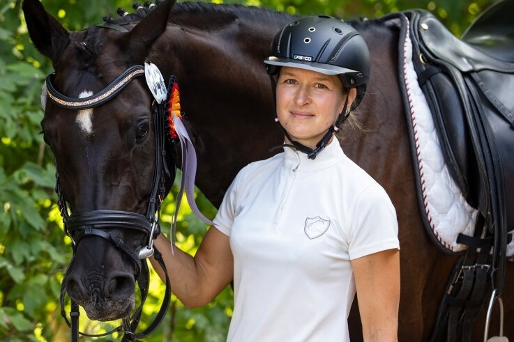Gut in Tritt gekommen - Die Oberlungwitzerin Juliane Günther wagt sich mit ihrem Pferd LillyFee in die nächsthöhere Klasse. 
