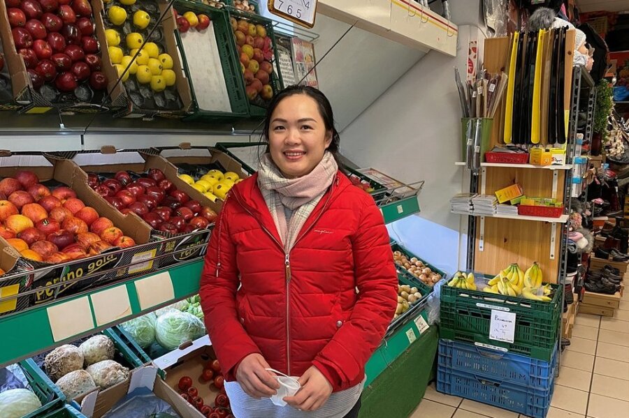 Die Gemüse- und Textilhändlerin Thi Thu Huong Ngo vom Geschäft im Freiberger Unicent sagt: "Ich bin auch manchmal etwas schusselig und habe schon oft meine Geldbörse verloren. Jedes Mal habe ich sie zurück bekommnen." 