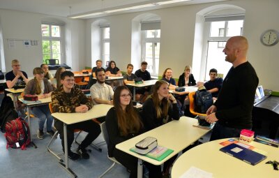 Gymnasien und Oberschulen noch nicht in der Bredouille - Sebastian Löps unterrichtet eine neunte Klasse der Friedrich-Gottlob-Keller-Oberschule Hainichen.