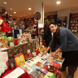 
              <p class="artikelinhalt">Heike Kozok, Chefin der Gutenberg-Buchhandlung, erwartet noch ein gutes Weihnachtsgeschäft. </p>
            
