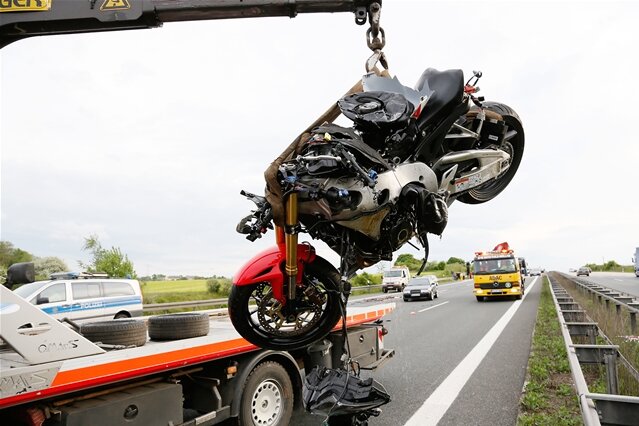 Hainichen: Motorradfahrer bei Unfall schwer verletzt - 