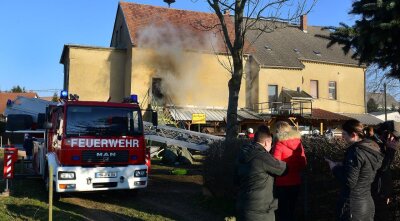 Hainichen: Offenbar Feuer am Jugendclub Berthelsdorf gelegt - Im Domizil des Jugendclubs Berthelsdorf in Hainichen hat es am Freitagnachmittag gebrannt.