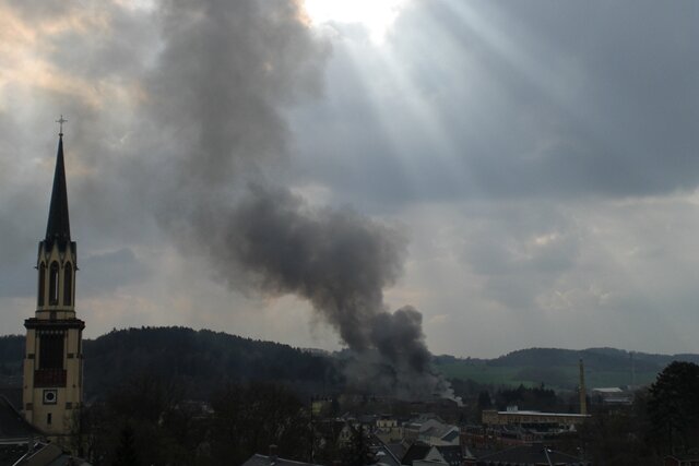 Halbmond-Brache im vogtländischen Oelsnitz: Zwei Brände an einem Tag - 