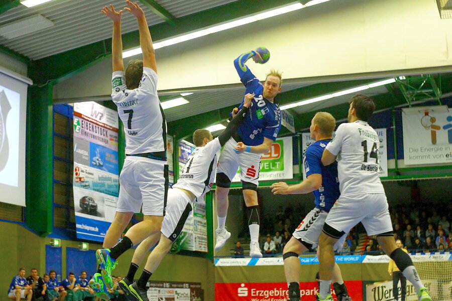 Handball: EHV Aue gewinnt Sachsenderby - 