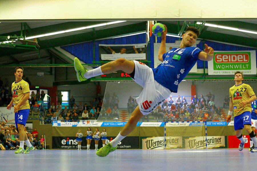 Handball: Erzgebirger landen Pflichtsieg - Philip Jungemann traf für die Auer.