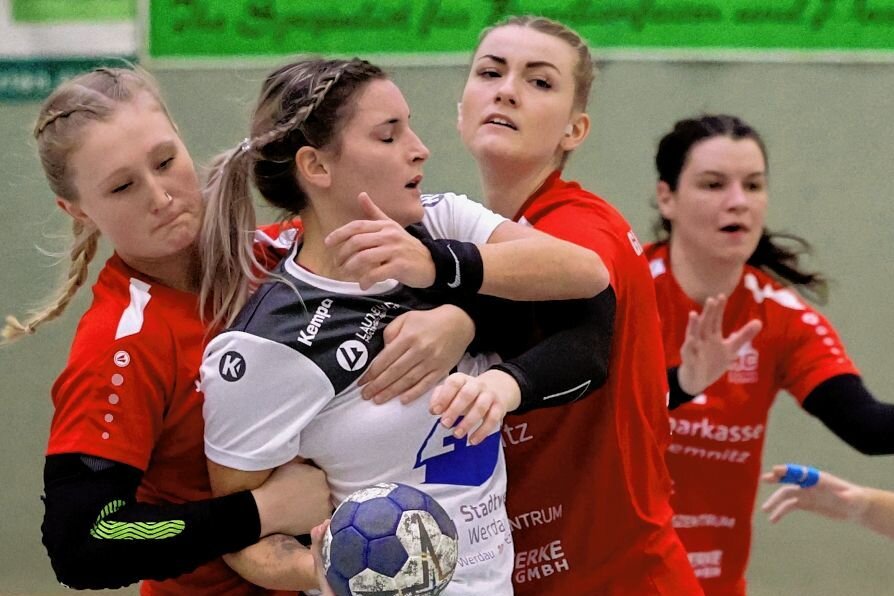 Handballerinnen können Spitzenreiter nicht stoppen - 