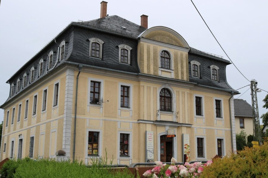 Handwerkereinsatz bannt Gefahr vom Dach des Patrizierhauses in Stützengrün - Das Patrizierhaus in Stützengrün könnte Teil einer neuen Ortsmitte werden.