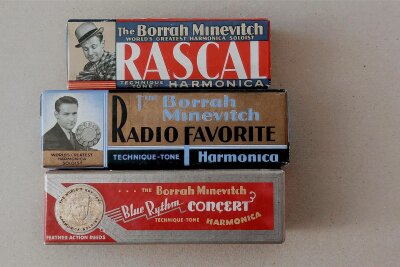 Harmonikamuseum Zwota plant für September Sonderschau zum Festival „Mundharmonika live“ - Mundharmonikas aus dem Musikwinkel, die in den 1930er-Jahren für Borrah Minevitch and his Harmonica Rascals gefertigt wurden. Sie gehören nun zum Fundus des Harmonikamuseums Zwota.