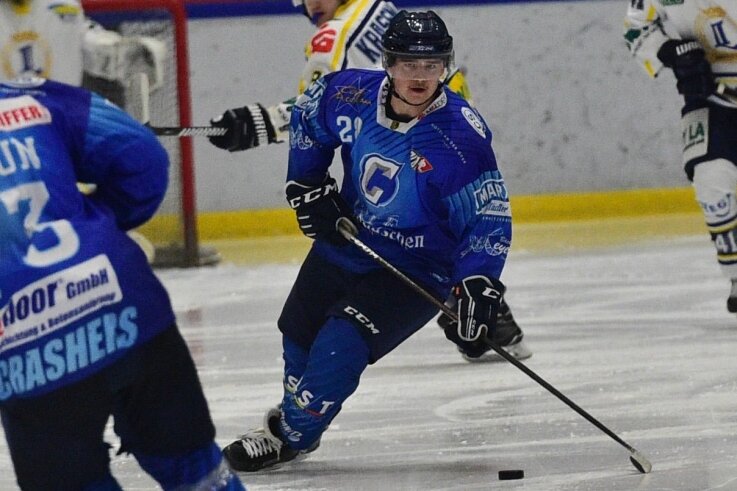 Hartes Stück Arbeit für die Crashers - Eddy Lysk spielt seit der Saison 2020/2021 bei den Chemnitz Crashers. Der Vollblutstürmer konnte beim 4:2-Sieg gegen Niesky am Samstag zwei Tore erzielen. 