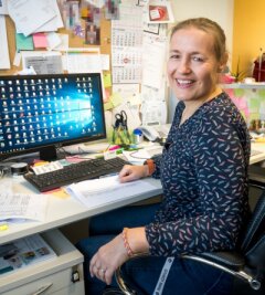 "Hatte ein schönes Sportlerleben" - Vom Eiskanal an den Computer: Die ehemalige erfolgreiche Rennrodlerin Anke Wischnewski arbeitet jetzt für das Landratsamt als Sachbearbeiterin an einer Marienberger Schule. 