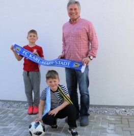 "Hatten sehr gute Fußballer im Team" - Ex-FCK-Keeper Michael Kompalla freut sich, dass auch seine Enkel Moritz (l.) und Anton Fußball spielen. 