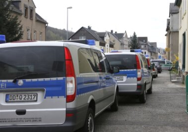 Hausdurchsuchung in Chemnitz: Großaufgebot der Polizei an der Annaberger Straße - 