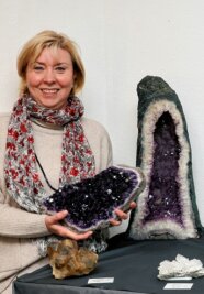 Hausmesse entführt in die Welt der Mineralien - Die Mineraliensammlerin Natalie Berger zeigt einige Objekte ihrer Hausmesse. 