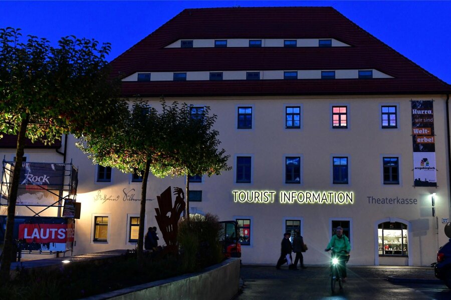 Hausmusik bei Silbermann lädt nach Freiberg ein - Im Silbermannhaus am Schloßplatz, in dem sich auch die Touristinfo befindet, wird zur Hausmusik eingeladen.
