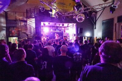 Heavy-Metal-Festival in Limbach-Oberfrohna: Das bisher größte Projekt für die Veranstalter - Das erste Grimeville Musik-Festival 2019 im Jugendhaus Rußdorf.
