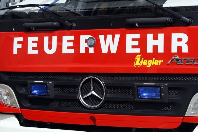 Heckenbrand in Zwickau: 30.000 Euro Schaden - 