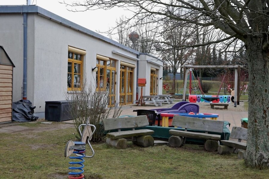 Der Landkreis Zwickau hat den Mietvertrag für die Nutzung der Räume in der Förderschule zum 30. Juni 2022 gekündigt. 