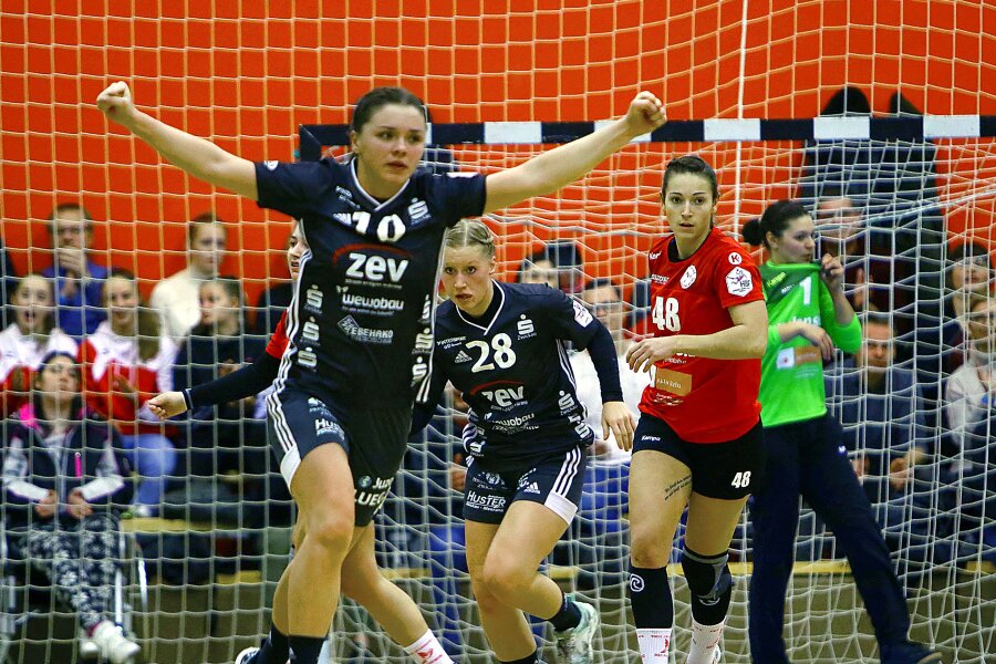 Heimsieg für Zwickauer Handballerinnen - 