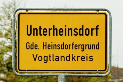 Heinsdorfergrund: Unfall an Bushaltestelle - 