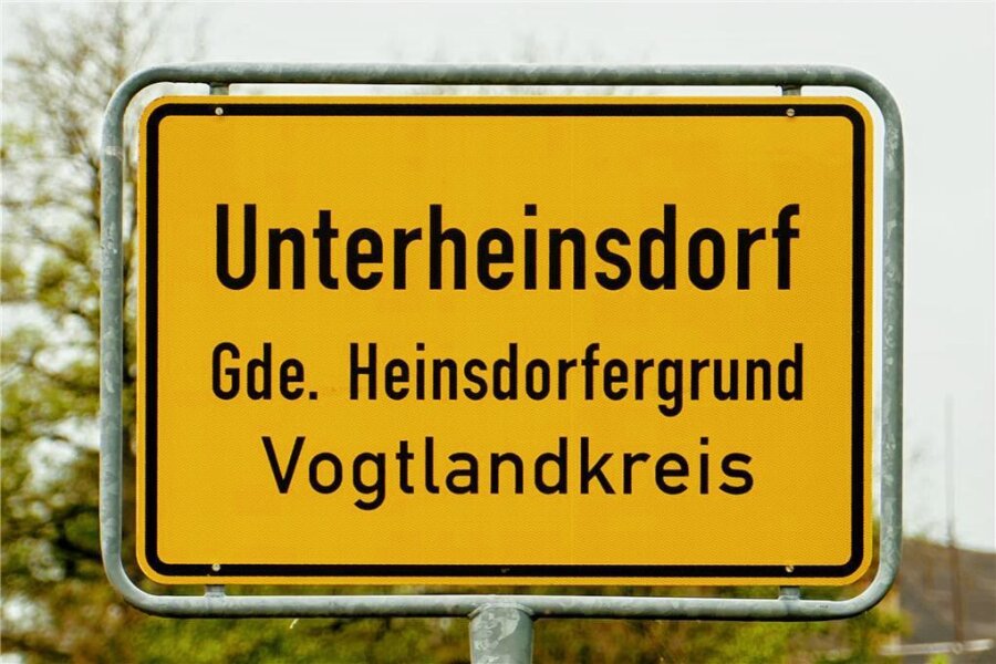 Heinsdorfergrund: Unfall an Bushaltestelle - 