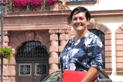 Heiraten in Geringswalde: Bürgermeisterin Fischer darf jetzt trauen - Sandra Fischer wurden jetzt vom Stadtrat die Befugnisse einer Standesbeamtin übertragen.